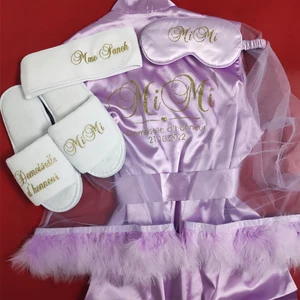 Passen Sie den Namen des Hochzeitsdatums des Brautgewandes der Ehrenliebe an, die lange Nacht Kommode als sexy Frau für die Party gekleidet ist 10 Hauptverkäufe lange Federn - №1