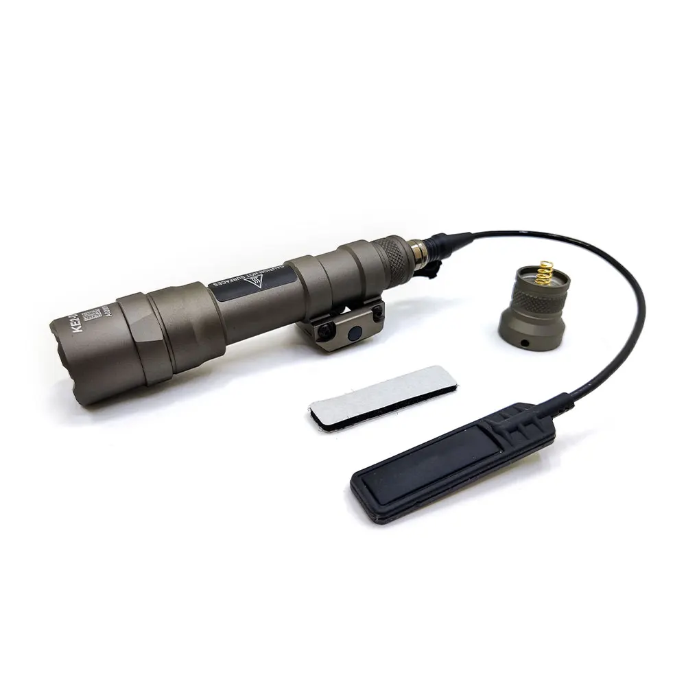 Lanterna tática SOTAC M600DF de alto lúmen1300 Scout Light com interruptor de pressão remoto para trilho de caça