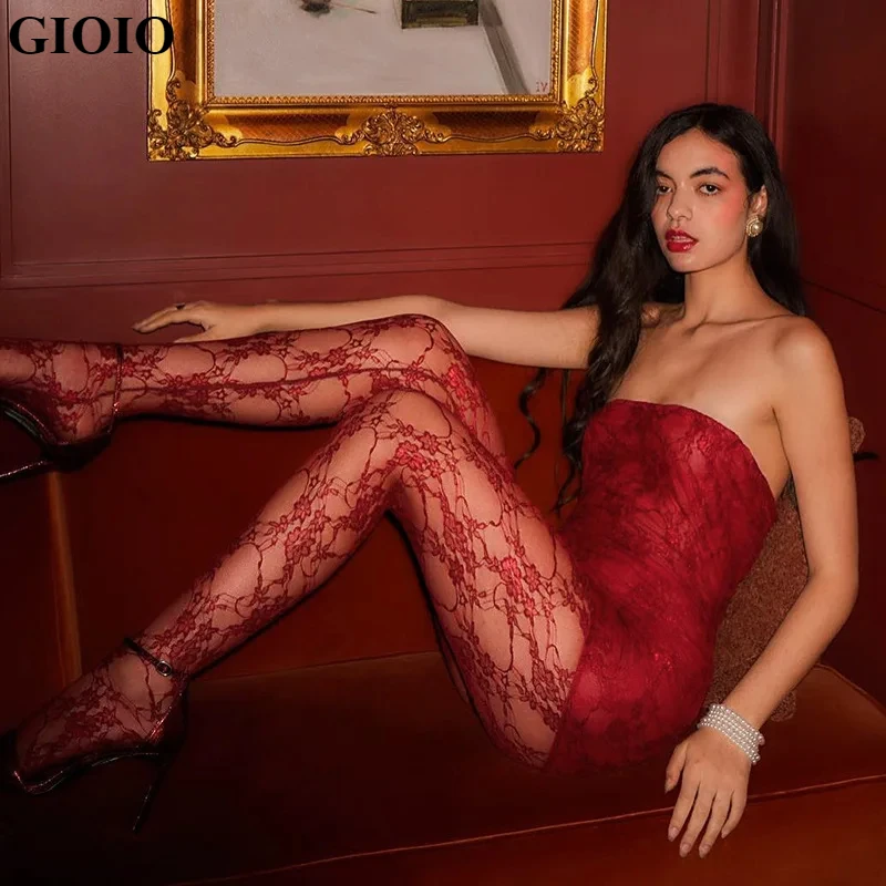 

GIOIO New fashionable and sexy queen-style lace breast-wrapped dress with stockings set