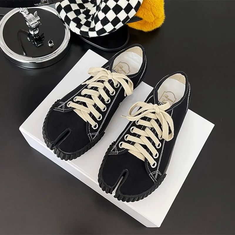 Fashionable Low Cut Split Toe Shoes For Women's Horseshoe Pig Hoof Gear Sole Canvas Shoes Lace UP Casual Board Shoes