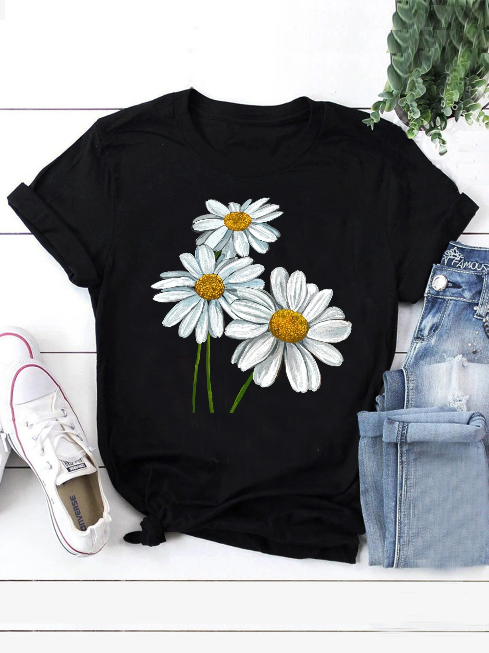 Plus Size Casual T-shirt, Women's Plus Daisy Print Short Sleeve Round Neck Slight Stretch T-shirt