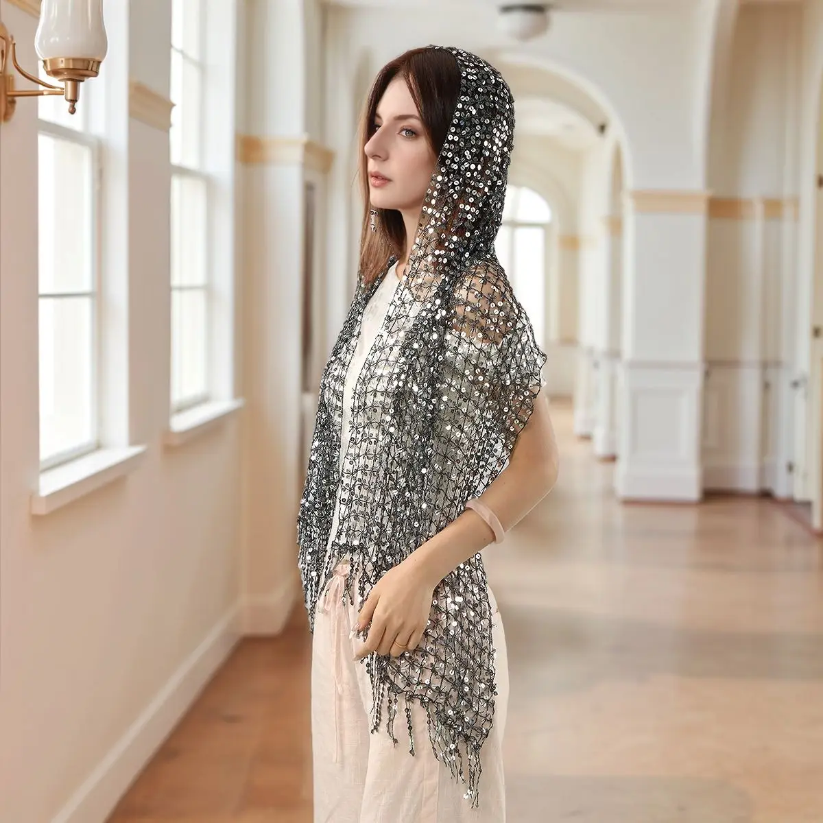 Vintage Golden Sparkle Fransen Schal Party Schal Frauen Luxus Kopftuch Pailletten Deco Wraps Fransen Braut Brautjungfer Hochzeit Cape – Detail 4