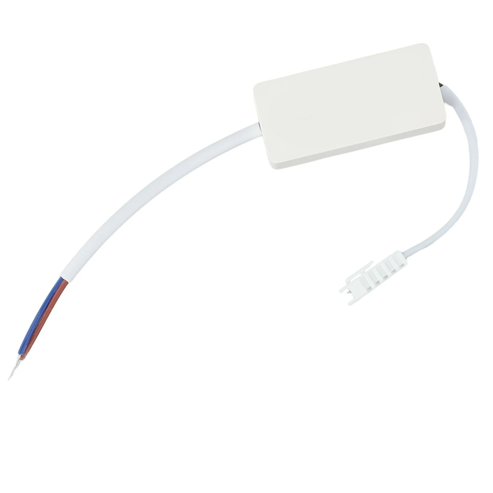 Controlador LED Mantenga sus luces LED brillantes y seguras con esta fuente de alimentación del controlador LED con protección contra sobretensión