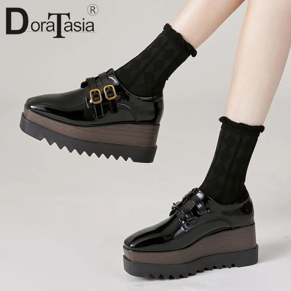 Scarpe basse da donna con plateau piatto solido nuovissime Scarpe da donna con fibbia alla moda per il tempo libero con punta quadrata Scarpe casual da donna primavera autunno