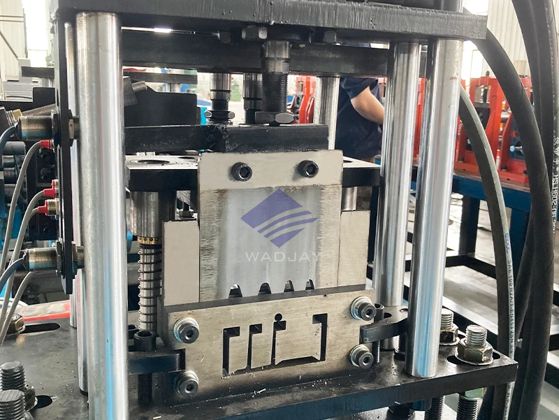 Macchina automatica per la produzione di canali a forma di U e C macchina per la formatura di rulli per profili in cartongesso