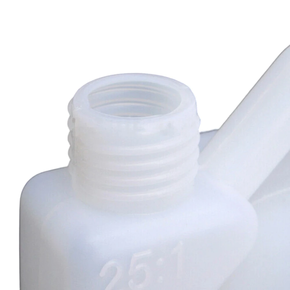 White Oil Mixing Container Petrol Oil Mixer 25 1 40 1 50 1 Mixing Ratios Dual Compartment Design Easy Pour Spout