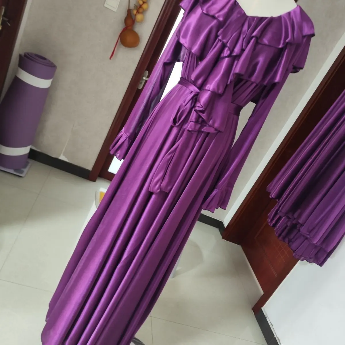

Length1.45-1.5m Glossy Ice Silk Ruffles Satin Long Dress Loose Maxi Dress Pullover Elegant Dresses