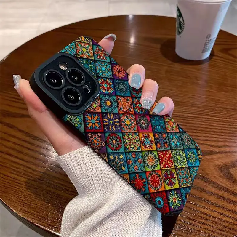 Colorful Diamond Lattice Totem Phone Case For iPhone 15 11 12 13 14 Pro Max 14plus X XR XS Max 7 8 Plus Shockproof Back Cover