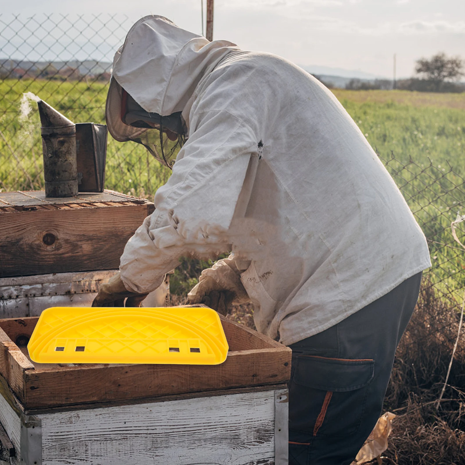 

Honey Extraction Tool Hive Scraper Plastic Beekeeper Tool Uncapping Tank Shelf Universal Capping Holder Lightweight Efficient