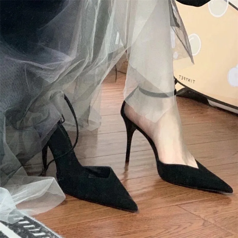 Nuovo stile Sexy scarpe a punta da donna décolleté tacchi alti sottili fibbia alla caviglia décolleté da donna sandali da pista da sposa scarpe da