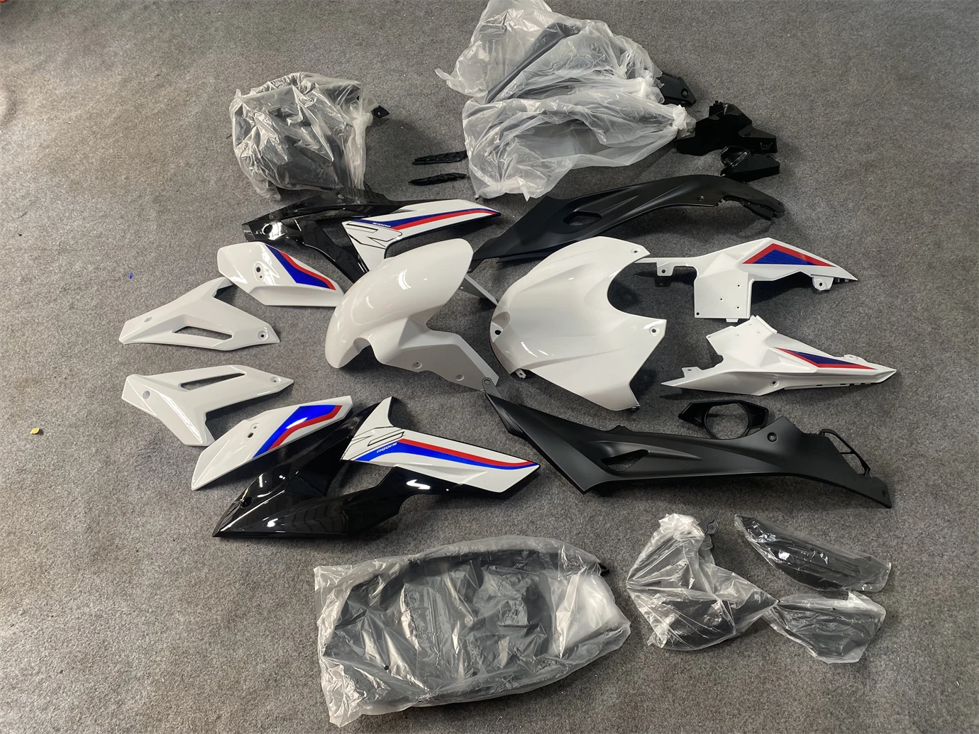 Motorcycle Whole Body Fairing Suitable for S1000R 15-18 years S1000R 2015 2016 2017 2018 Fairing White Blue Black