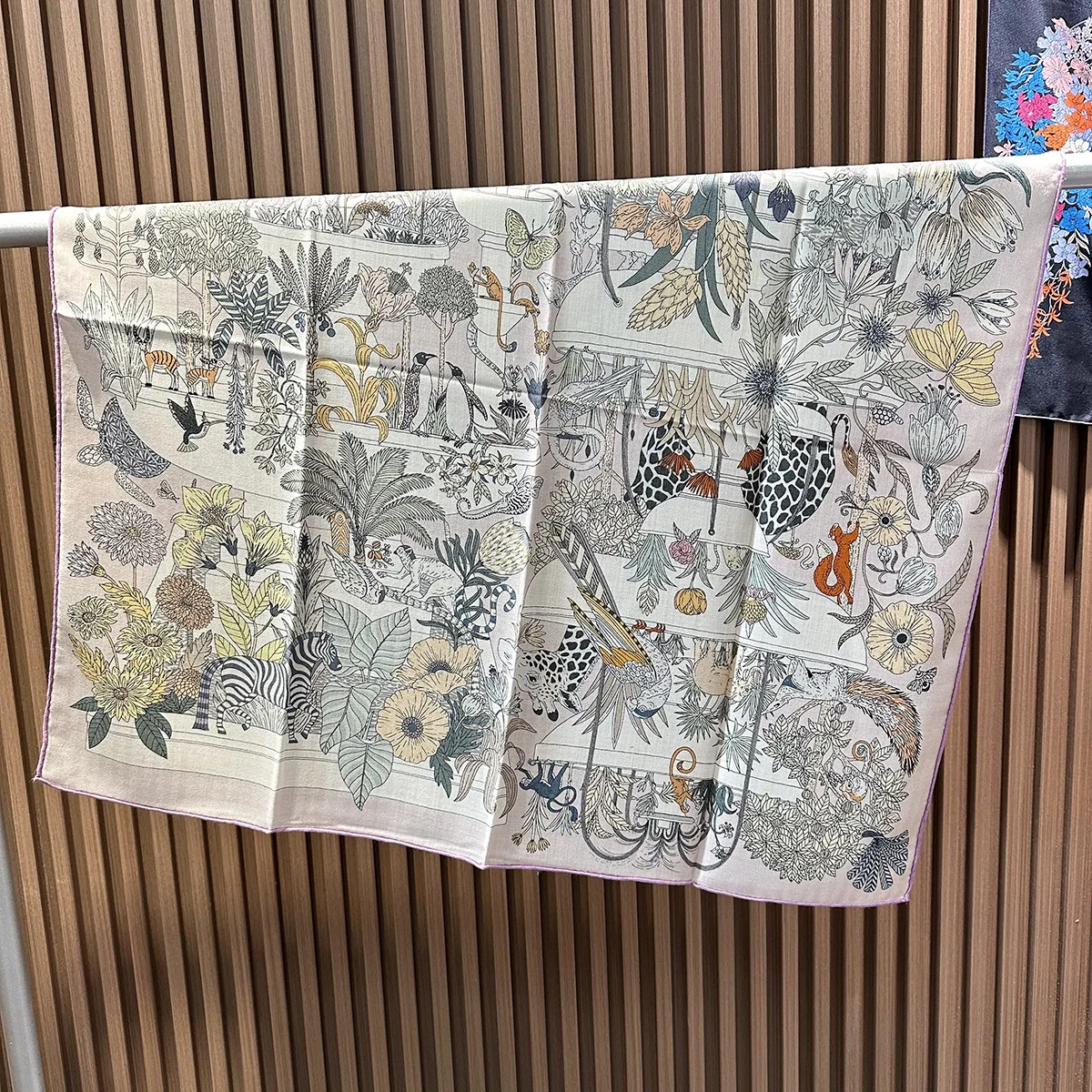 

Шерстяной шелковый шарф, зимние теплые шали, женские квадратные мягкие банданы, подарок для мамы, шали с закрученными краями вручную, аксессуары для головы и шеи