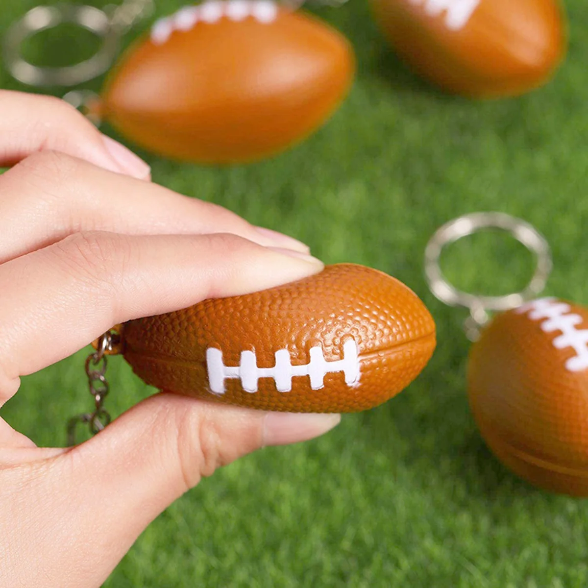 Y59A50PC Rugby Ball Keychains for Party Favors,School Carnival Reward,Sports Centerpiece Decorations,Party Bag Gift Fillers