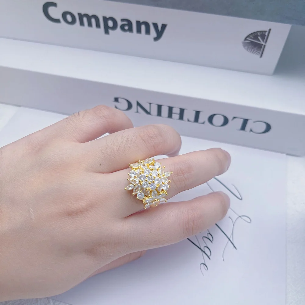 Shining AAAA Zircon Flower-Shaped Fashion Ring - High-Quality 18K Gold Plated Elegant Jewelry - Proposal Ring - Anniversary Gift