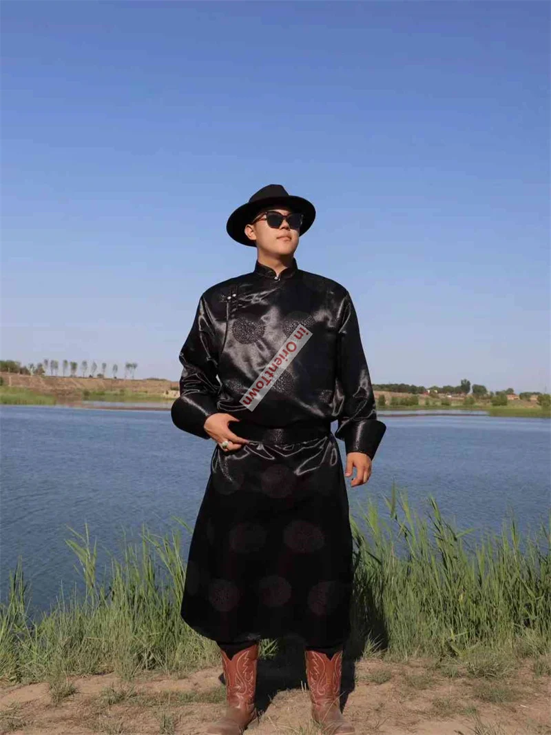 شرق آسيا العرقية زوجين نمط رداء طويل الأزهار بلون الساتان المناظر الطبيعية الخلابة بقعة الملابس عارضة اليومية التقليدية المنغولية ثوب #4