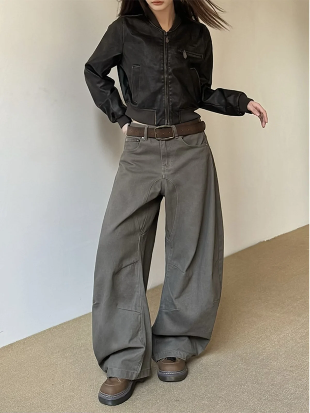 

Men's And Women's Wide Leg Knife Jeans Bell aped Casual Loose Fit Long Trousers Spring Autumn Vintage Pleated Jeans