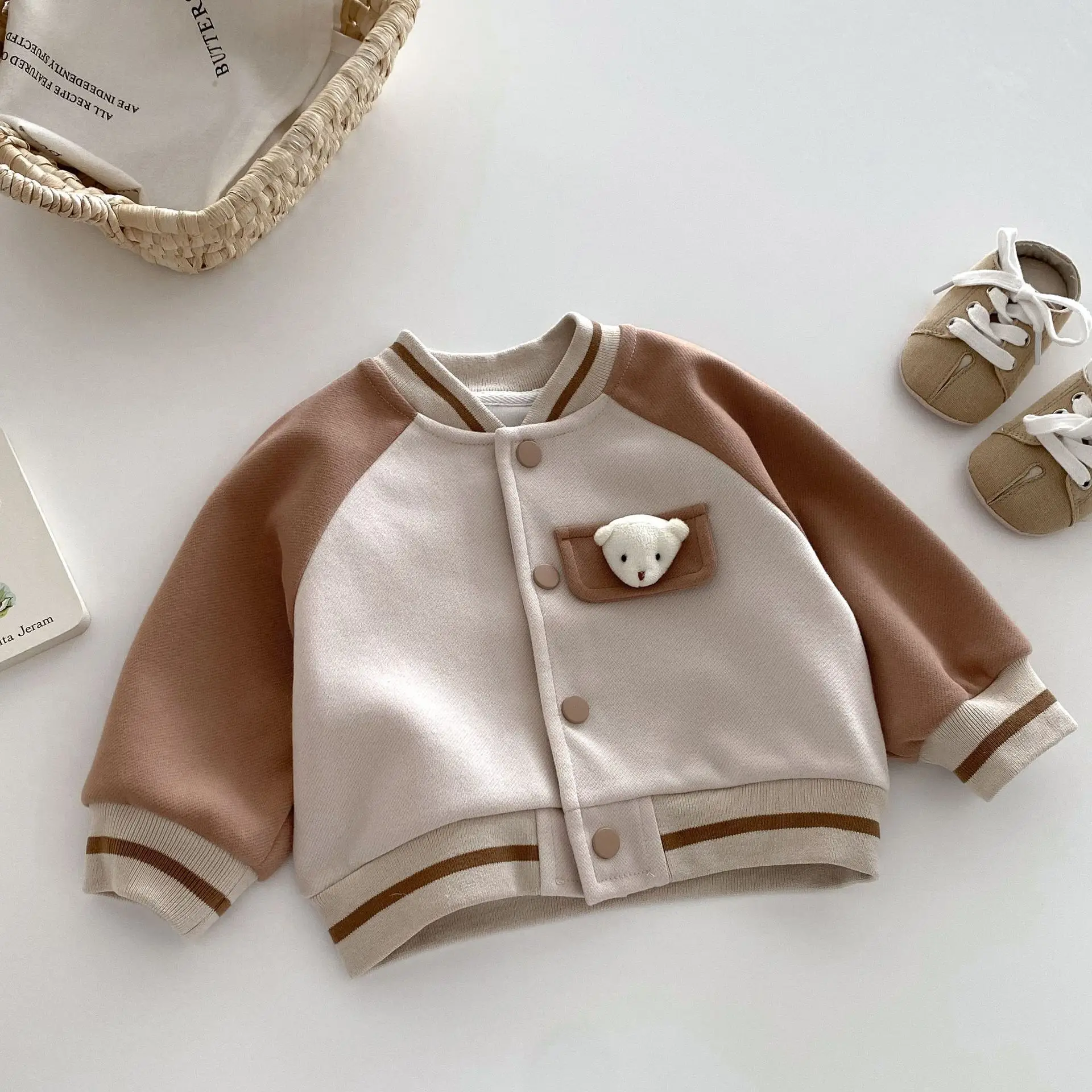 

Spring Autumn 0-5 Year Little Boy Jackets Raglan Long Sleeve Striped Hem Toddler Boys Outerwear Patchwork 3D Bear Baby Boy Coats