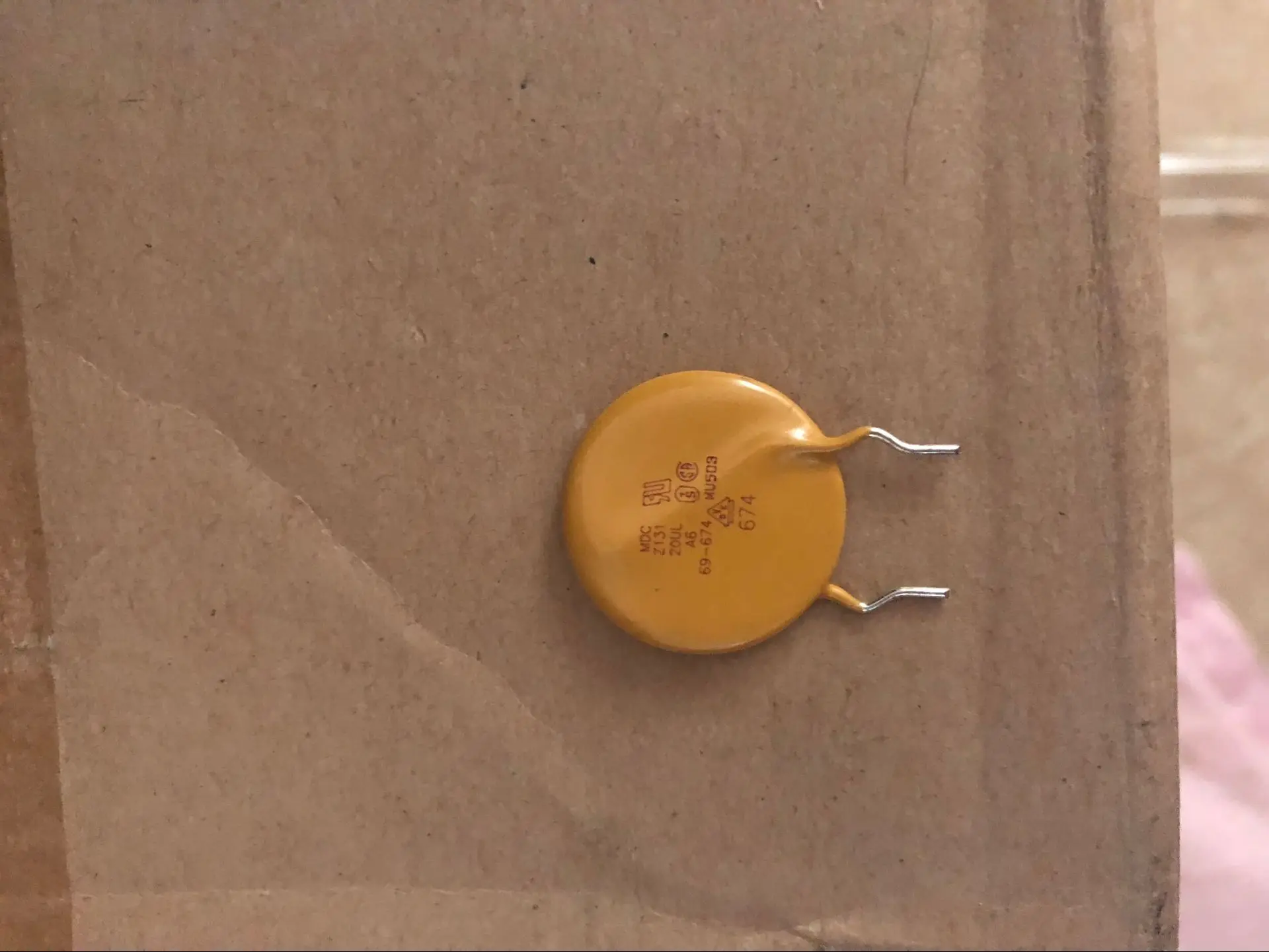 

500pcs/Imported varistor Z131 20UL AC 130V diameter 20mm 110V electrical special