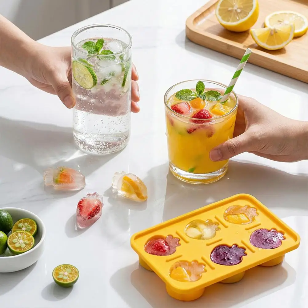 Ice Cube Mold with Lid Carrot Shape Ice Cube Tray with Lid Food-grade Silicone Mold for Whiskey Cocktails Stackable Leak-proof