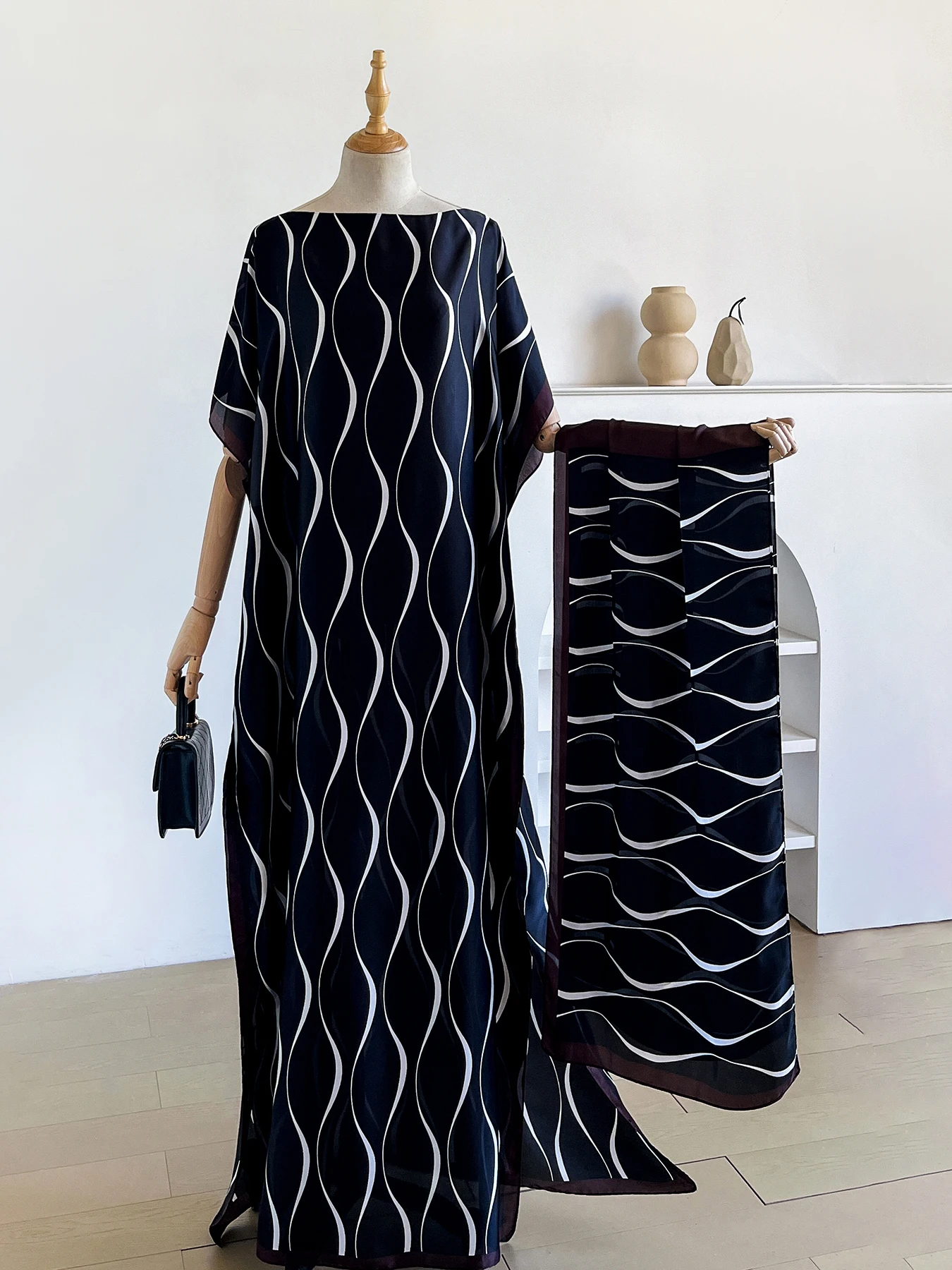 

2025 Printed Abaya With Matching Scarf - Dubai Loose Boat Neck Batwing Sleeve Maxi Kaftan for Women
