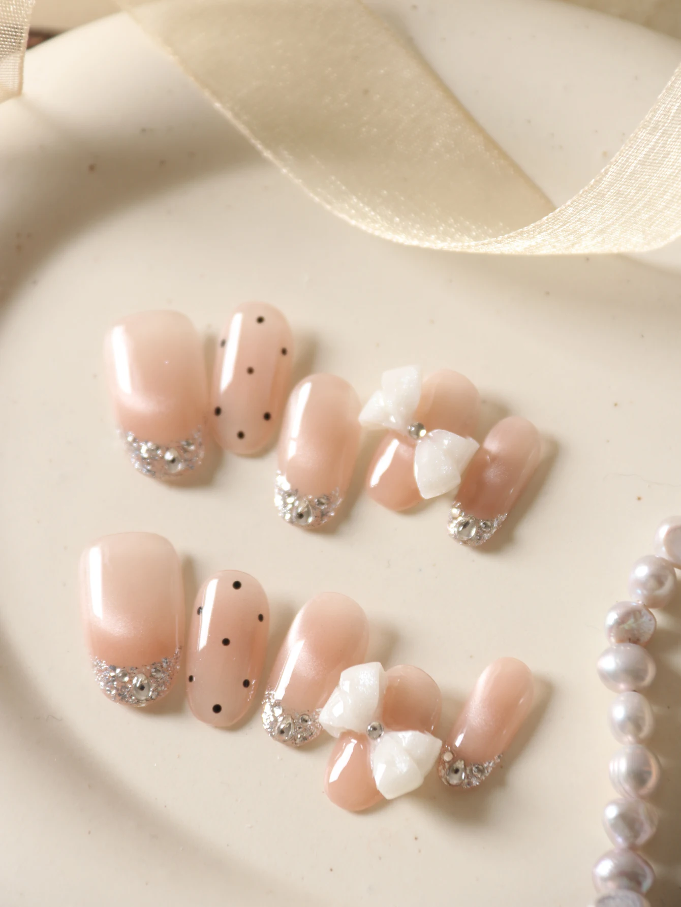 10Pcs Press on Nails Short White Big Bow Cat's Eye Acrylic Press on Fake Nails Includes 1 Sheet Adhesive Tabs & 1 Pc Mini File