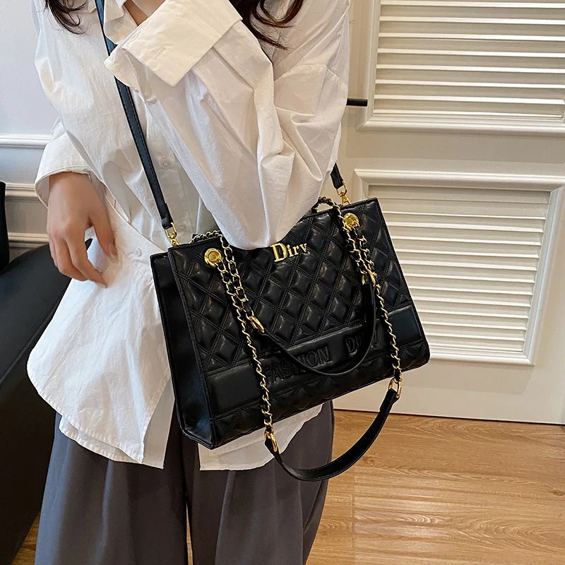 Nouveau fourre-tout à chaîne matelassé pour femmes-sac à bandoulière de luxe polyvalent de grande capacité pour les déplacements