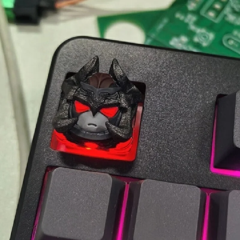 

The Darkin Blade Kaisa Yasuo Seraphine Keycaps Game Peripherals Creativity Resin Mechanical Keyboard Accessories Single Keycap