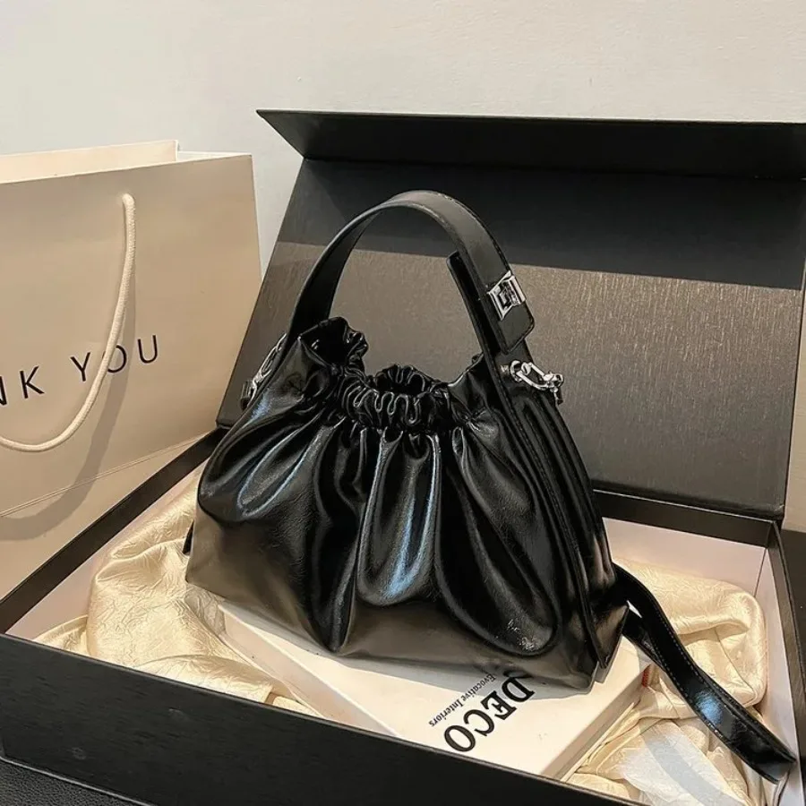 

Summer large-capacity personalized lock buckle handbag versatile pleated bucket bag casual single shoulder crossbody female bag