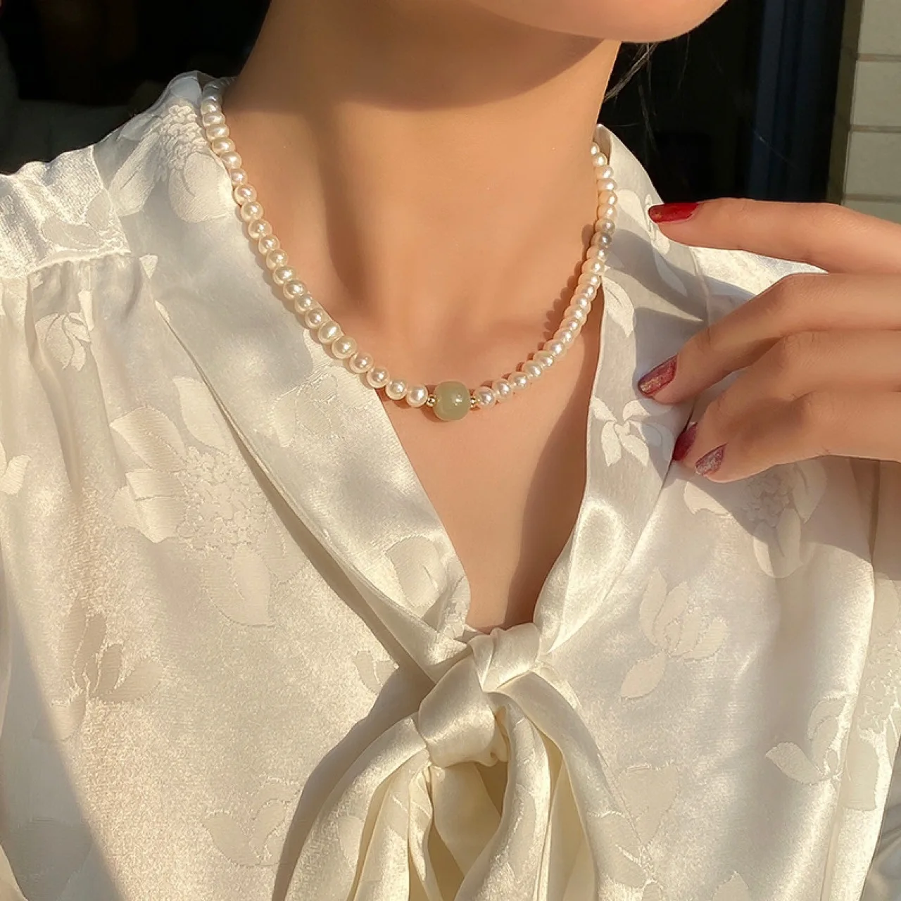 100 % natürliche helle Süßwasserperle und Nephrit-Jade-Stein, 14 Karat Gold gefüllt, weibliche Halskette, Schmuck für Frauen, kurze Ketten, Geschenke – Detail 4