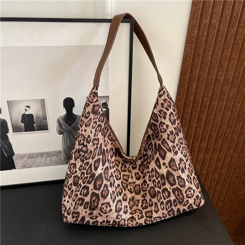 

Women's Vintage Diaper Bag Elegant Crossbody Handbag Luxury Minimalist Tote Designer Leather Unique And Classic Design