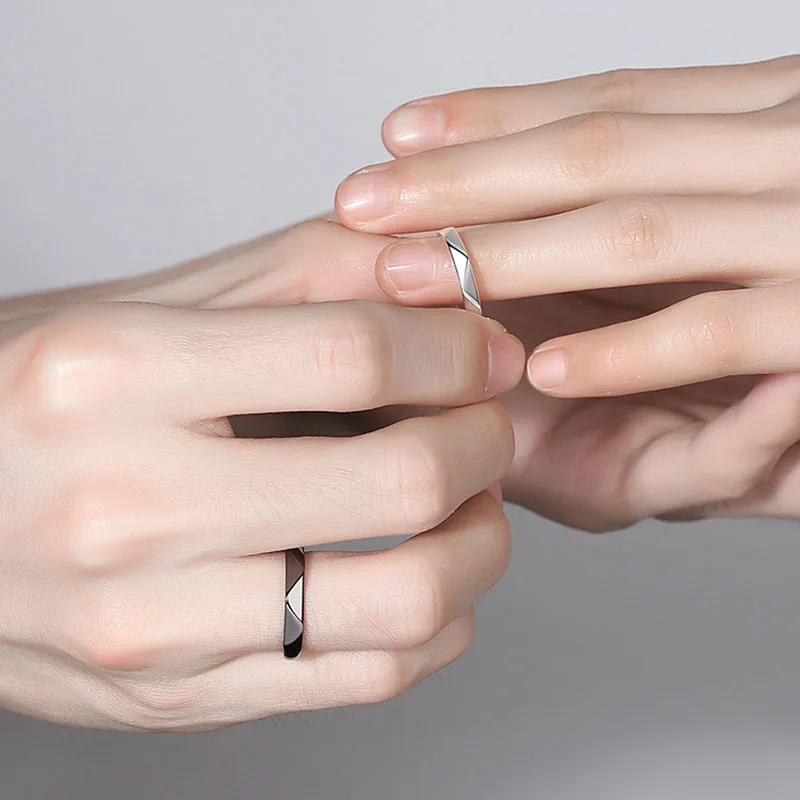 

Fashionable Geometric Women's Ring Stainless Steel Rhombus Wedding Band Couple Engagement Charm Jewelry for Parties