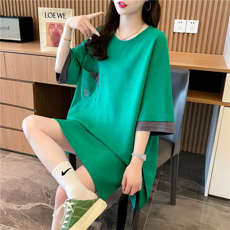 Summer Loose-Fitting -Size Women's Mid-Length T-Shirt With Slit, Color-Blocking, Round-Neck Design, Slimming Short-Sleeve