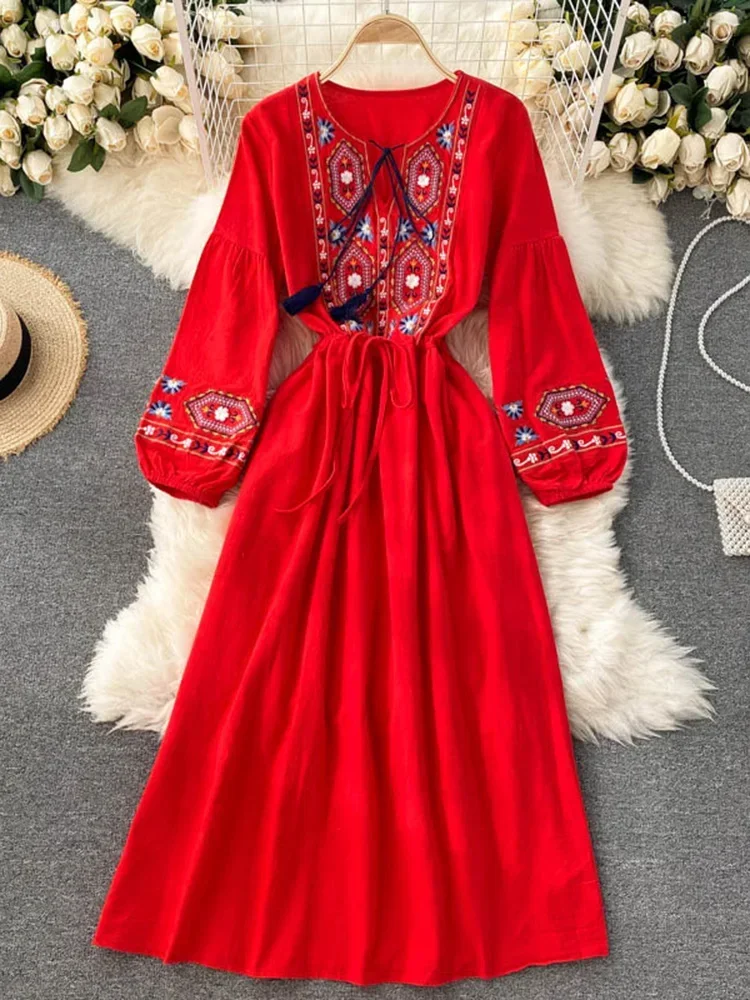 New Women\'s Bohemian Retro National Wind Embroidery Floral Tassel O-Collar Midi Bubble Puff Sleeve Female Vestidos PL595