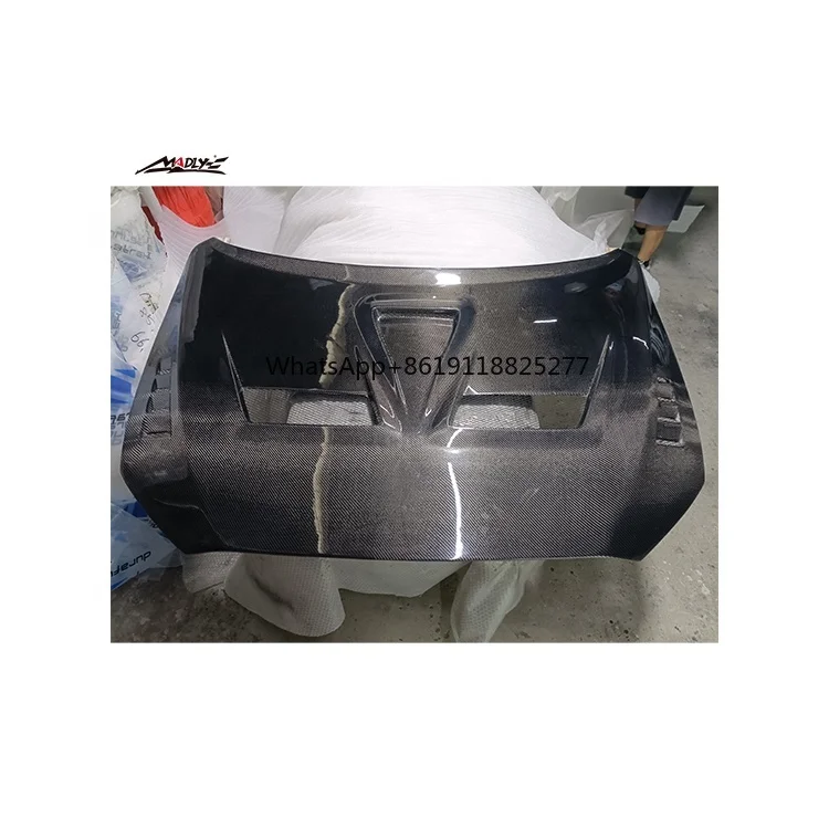 

Капот из углеродного волокна Lancer Evolution 10,
