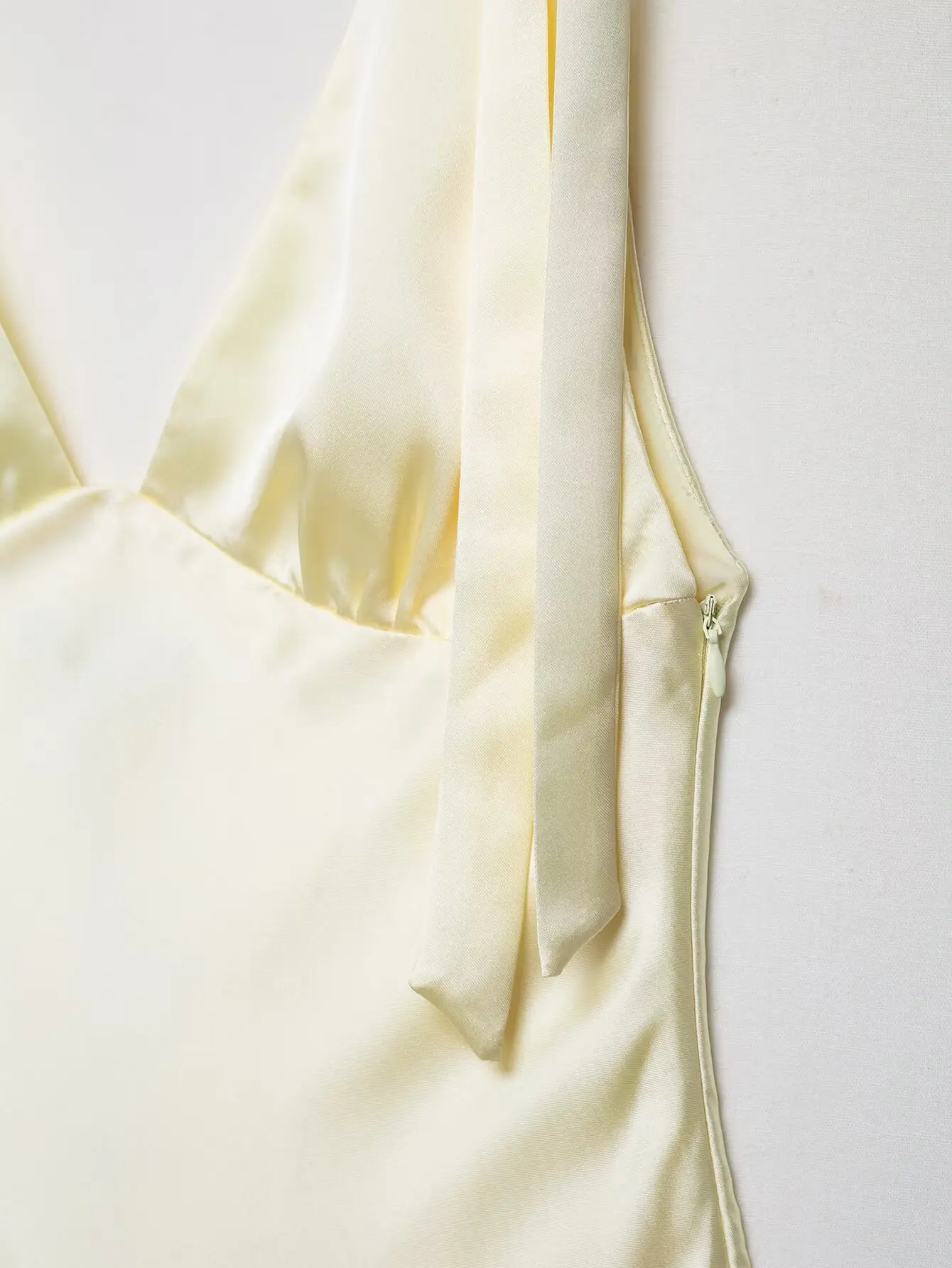 KONDALA Chic Giallo Sexy Elegante 2025 Abito da donna Cami Abito lungo Moda Backless Arco Drappeggiato Night Party Y2K Abiti femminili