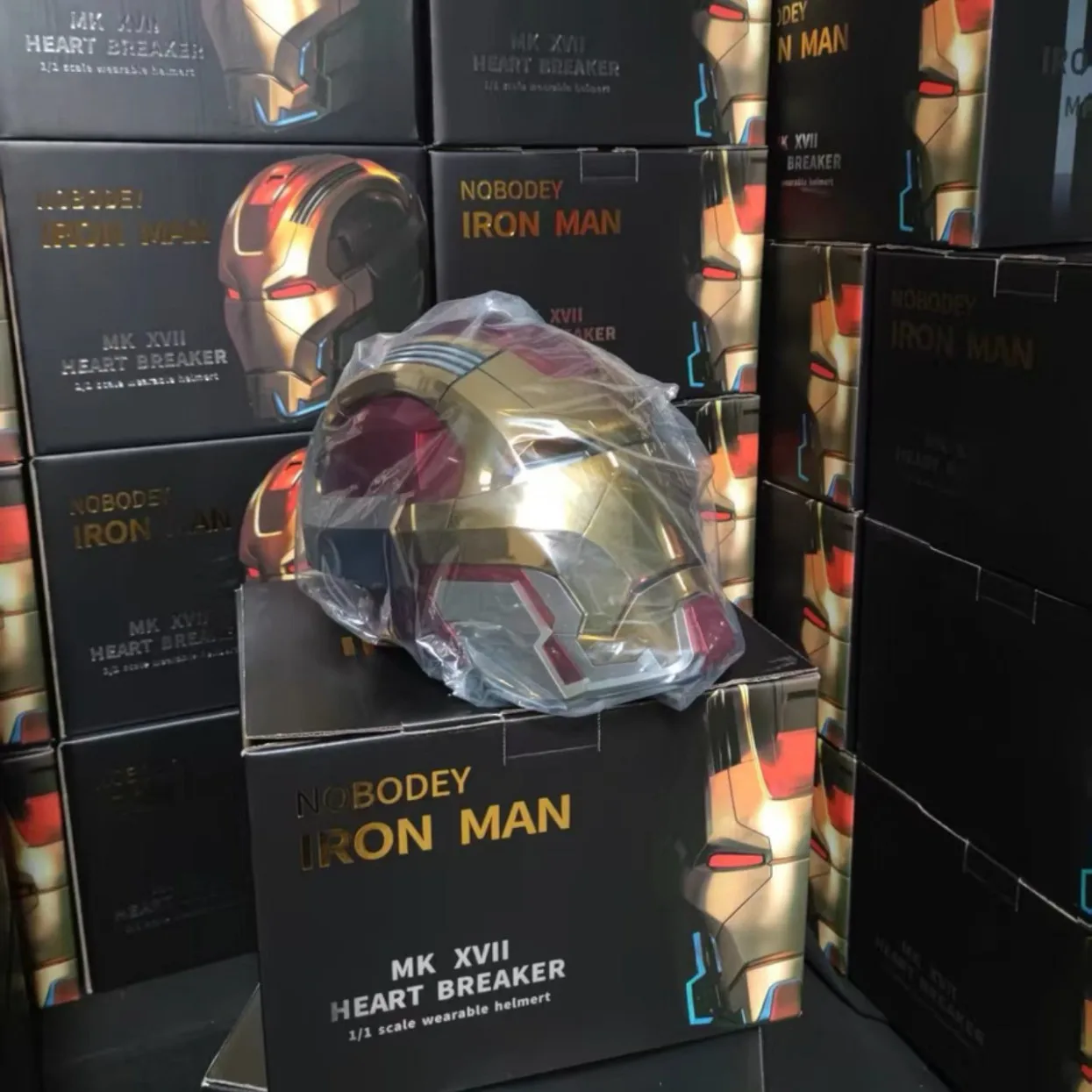 

Iron Man MK17 Heart Breaker Helmet Wearable Light Up Manual Open Close Cosplay Mask For Kids Halloween Party Prop