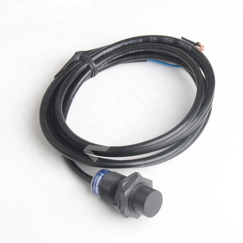 

XS4P XS4P18AB120 Inductive Proximity Switch Sensor