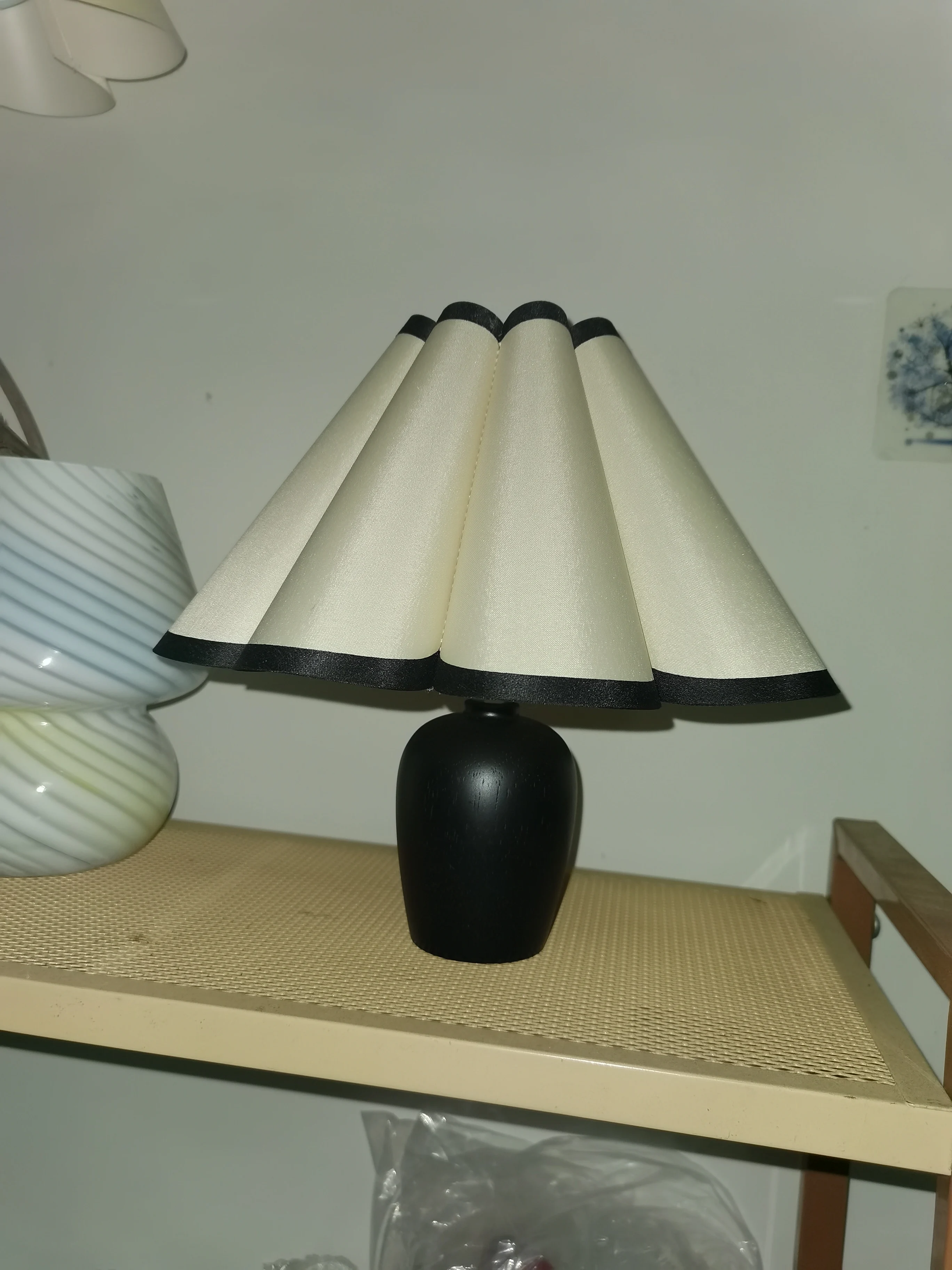 Classical Medieval Wooden Desk Lamp Nordic Korean Style Bedroom Bed Nightlight Net Pleated Decorative Japanese and Korean Solid