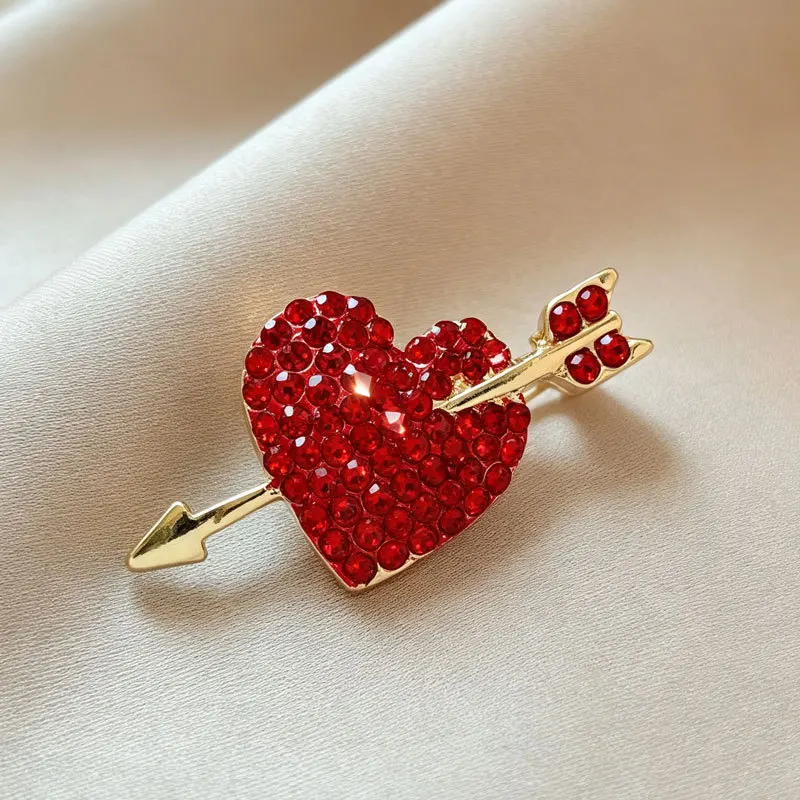 Romantic Red Rhinestone Cupid's Arrow Heart Brooches For Women Men Fashion Zircon Pins Jewelry Valentine's Day Gift Party Dress