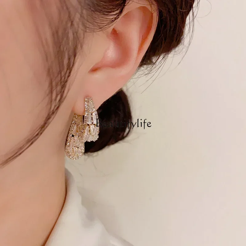 Korean exquisite celebrity style light luxury zircon earrings worn before and after