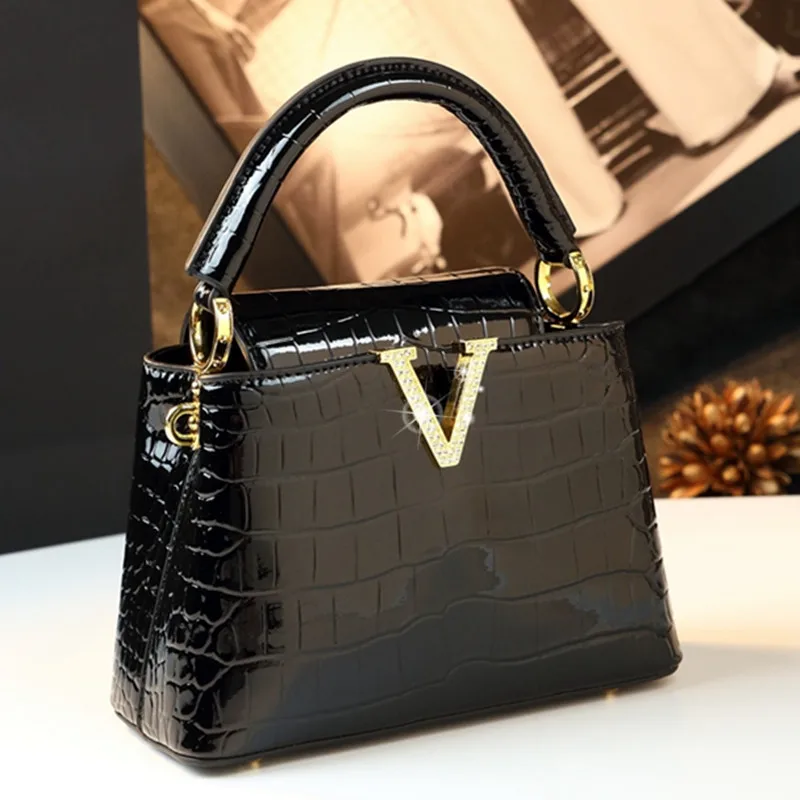 

2025 New Crocodile Pattern Leather Women Handbags Luxury Fashion Small Shoulder Messenger Bag Portable Crossbody Shell Bags
