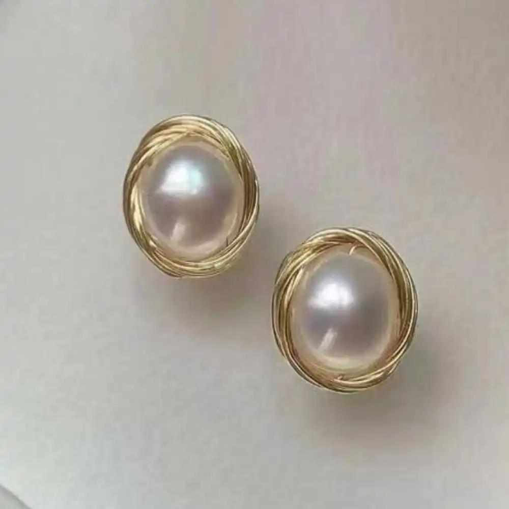 

A pair Freshwater pearl White Baroque earrings Steamed bun pearl Women Lucky Fashion Diy HOOK