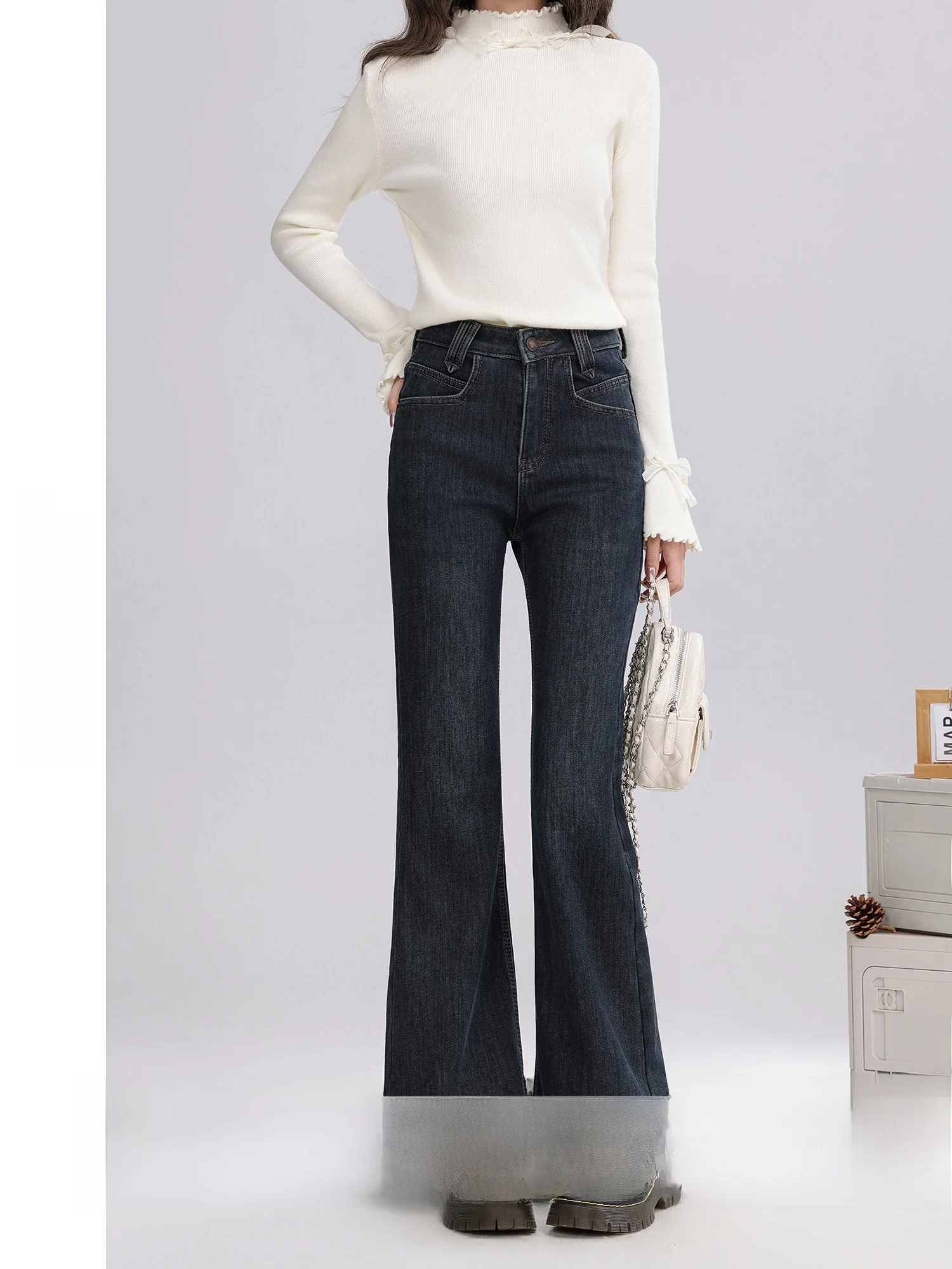

High Waist Fleece Lined Flared Jeans Women's Winter Versatile Straight Leg Jeans Retro Style Classic Blue Cotton Blend
