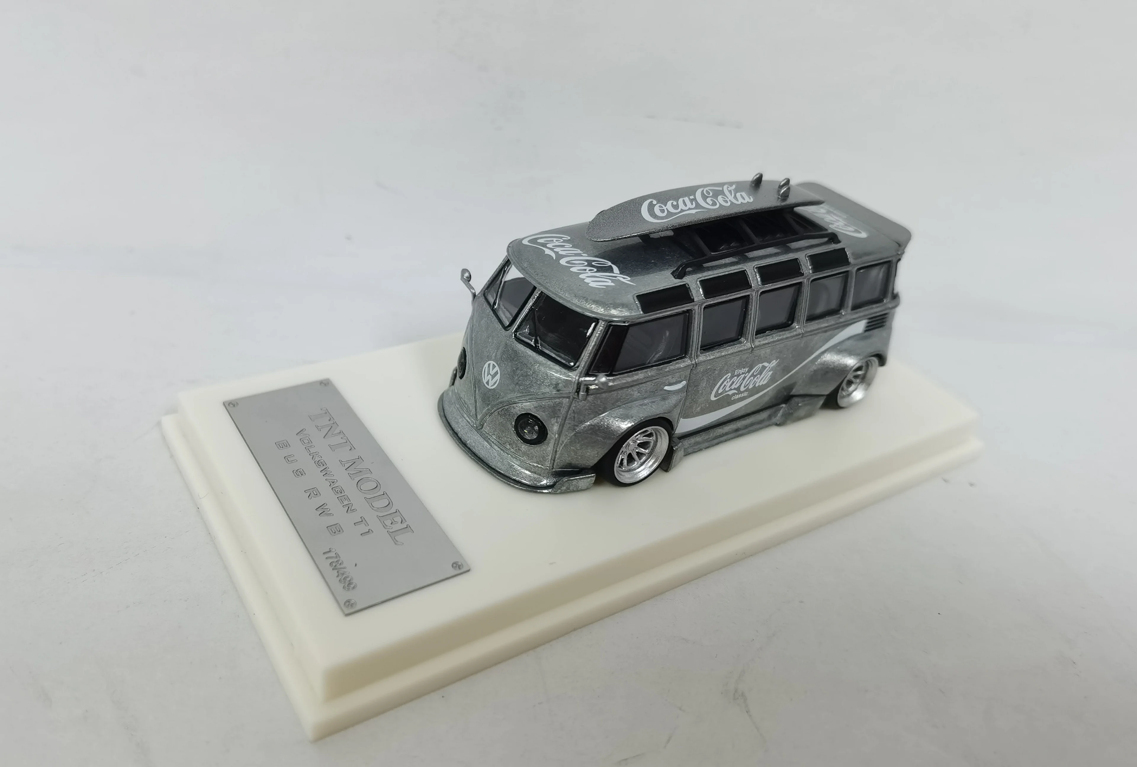 Diecast Model TNT 1/64 VOLKSWAGEN Bus RWB--Coca-Cola For Collection