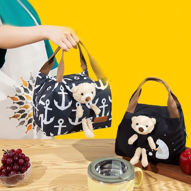 

Новая милая мультяшная сумка-тоут 2026 года, детская вместительная сумка для обедов, водонепроницаемая сумка для обедов из оксфорда с принтом для офисных работников LJ098