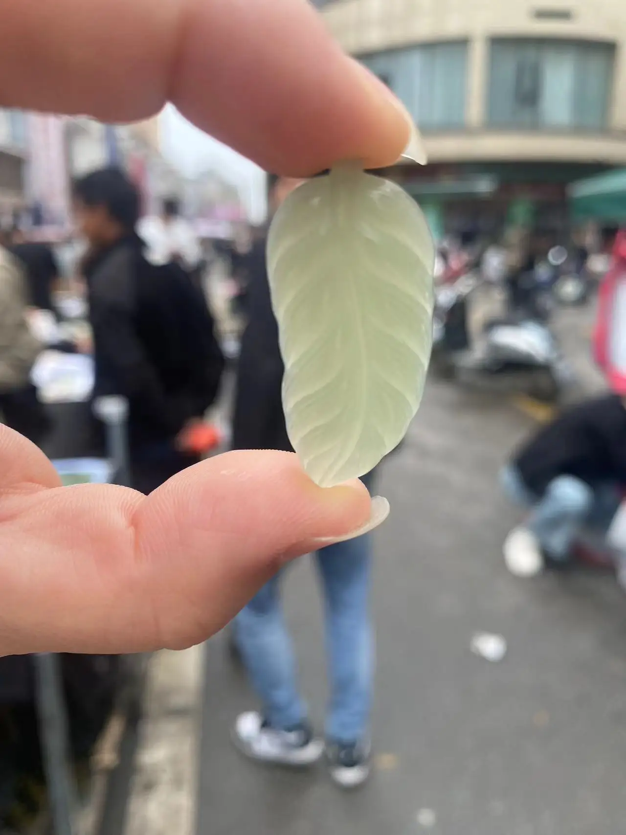 Natural Hotan Jade Nephrite PendantsHand carved hollow leaf necklace pendant women's Boutique Jade jewelry Add certificate