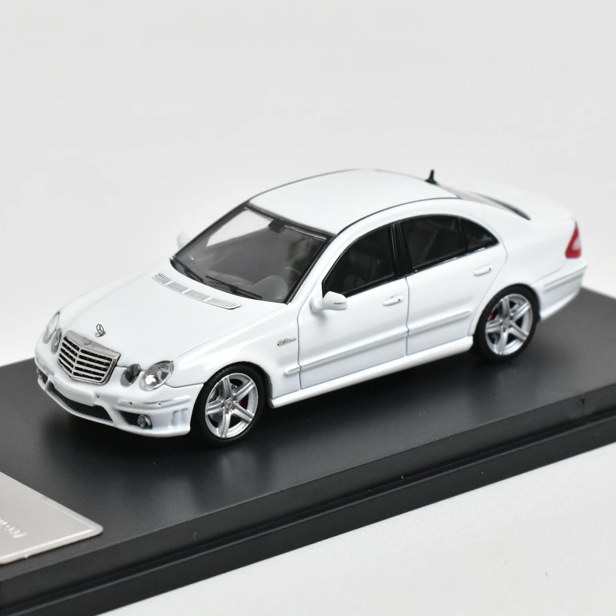 MK MODEL 1:64 E63 W211 Diecast Model Car