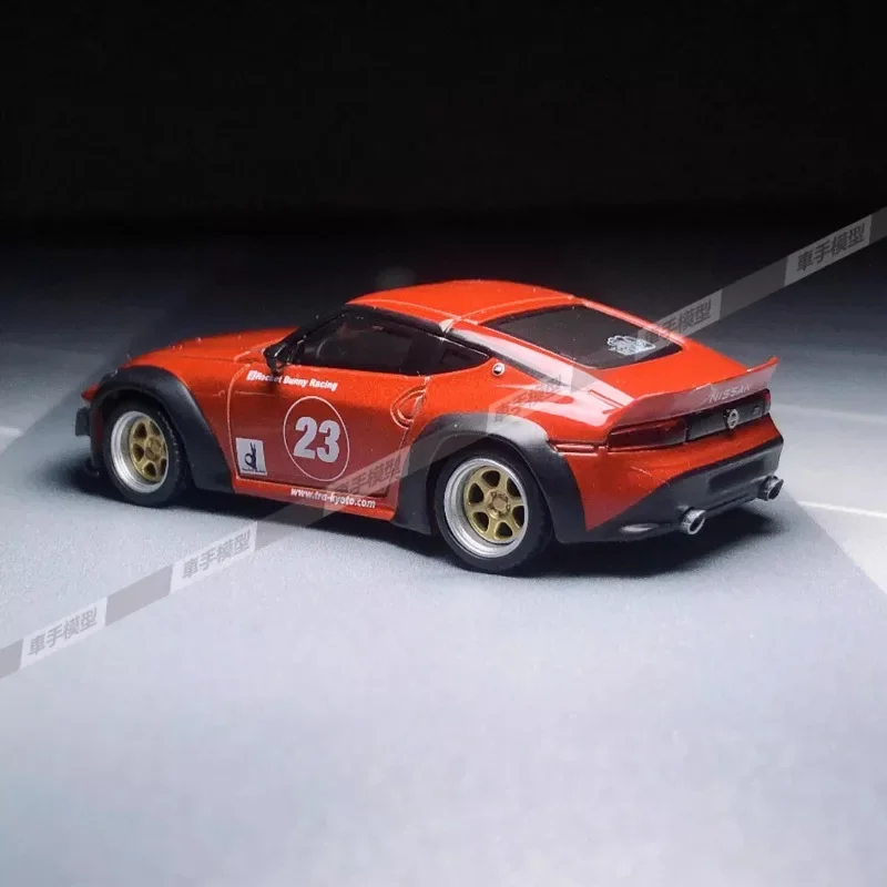 MINI GT 1:64 #722 Nissan Z Pandem red alloy static model, children's collection of decorative toys, for children's holiday gifts