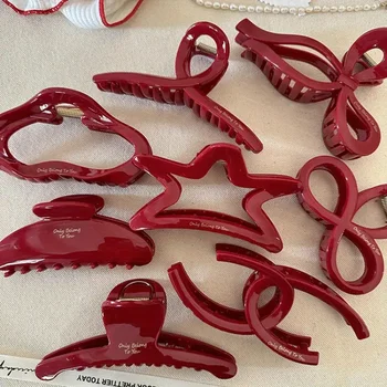 우아한 대형 레드 헤어 클립, 프랑스 문자 및 골드 장식, 귀여운 PVC 상어 클립, 세련된 플레이트 머리에 적합
