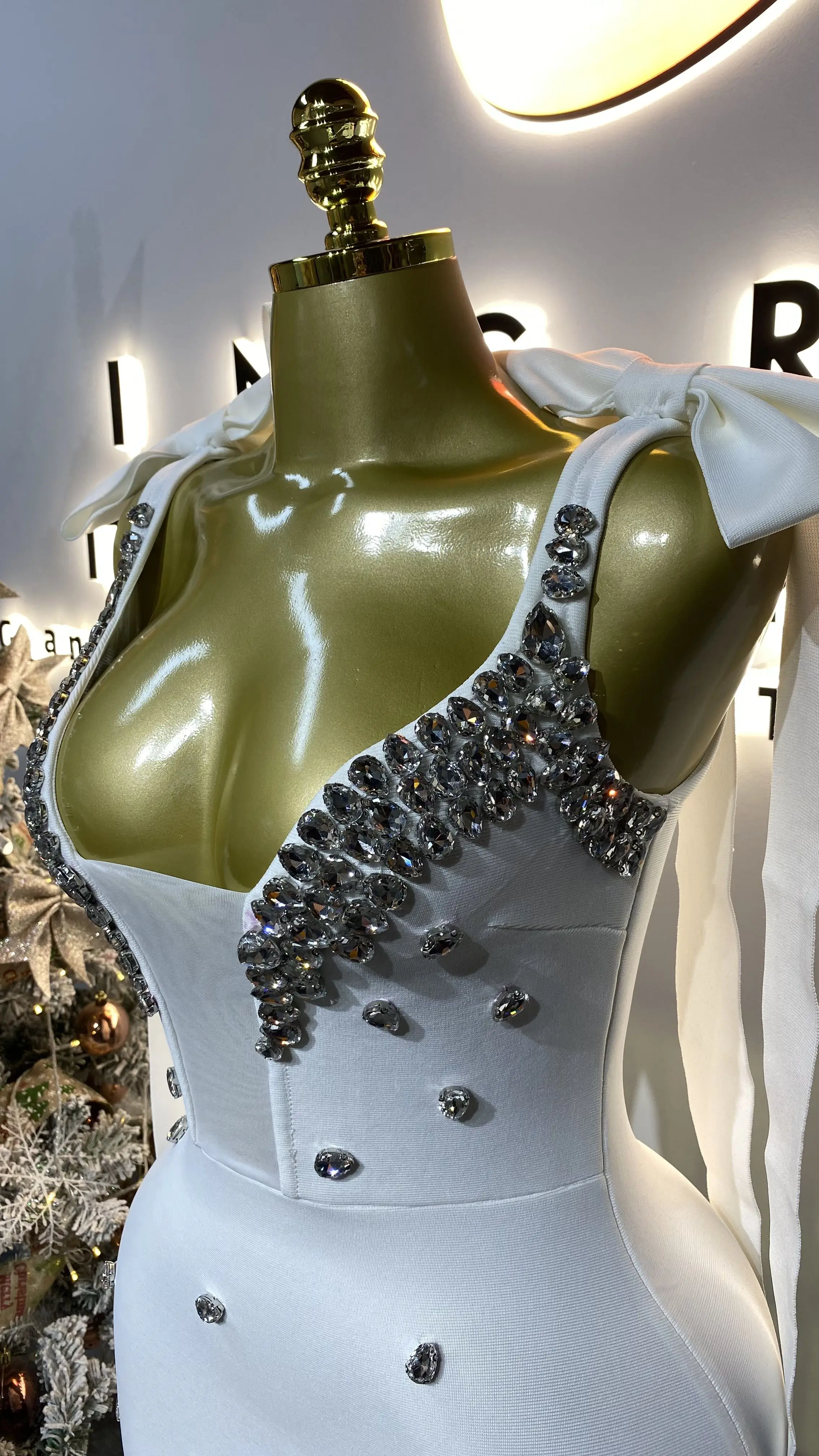 Off-shoulder pearl mini dress, slim-fit dress, 3D floral luxury dress, elegant for women.-GZXX425